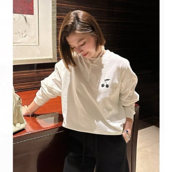 2024春季新款圆领棉质小樱桃印花长袖T恤女休闲宽松版套头上衣