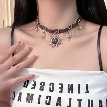 美拉德星月太阳吊坠皮革拼接锁骨链女时尚百搭小众甜美气质项链
